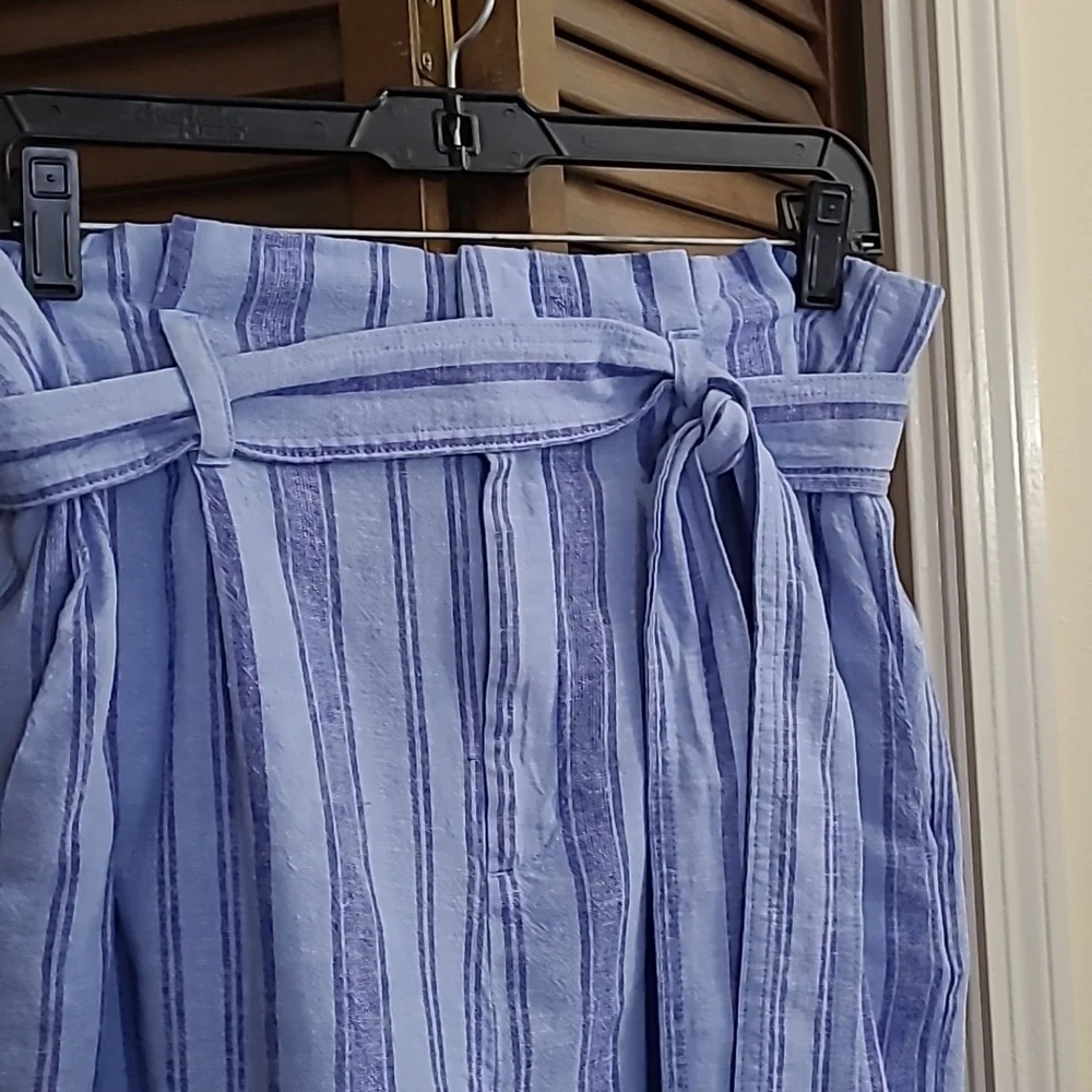 NWOT shorts free with $25 purchase - Picture 4 of 8